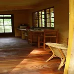 Oakwood Hideaway *